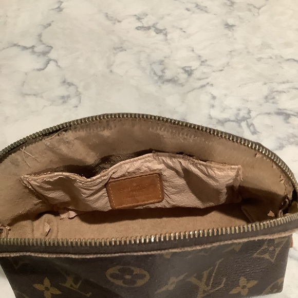 Authentic Louis Vuitton Monogram Cosmetic Pouch - Picture 6 of 7
